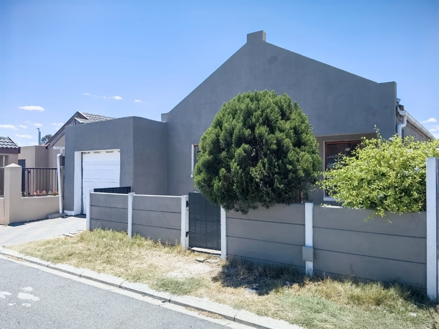 3 Bedroom Property for Sale in Highbury Western Cape